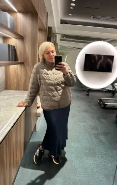 Лёгкий пуховик 5001 (капучино, 5XL Уценка