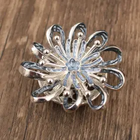 Брошь 