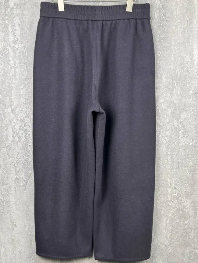 Брюки с защипами 