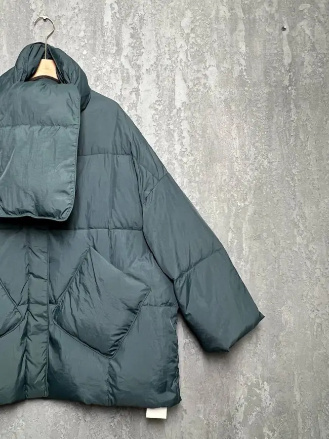 Пуховик женский с шарфом 8358 Размер 50-58 фото 24