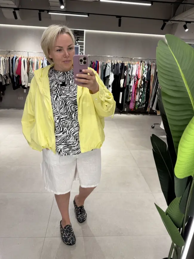 Ветровка облегченная с капюшоном 25185 Размер 52-58 фото 4