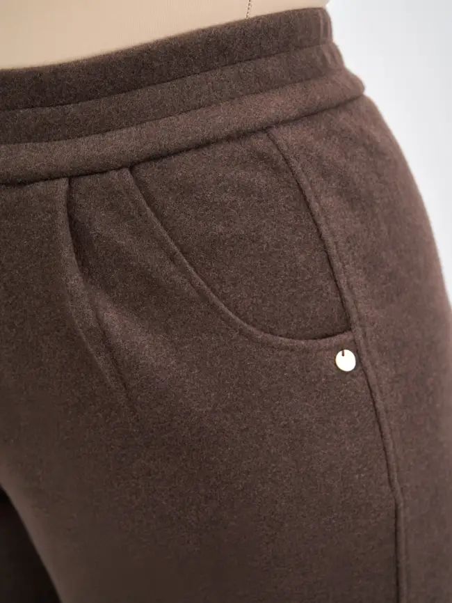 Брюки с защипами 