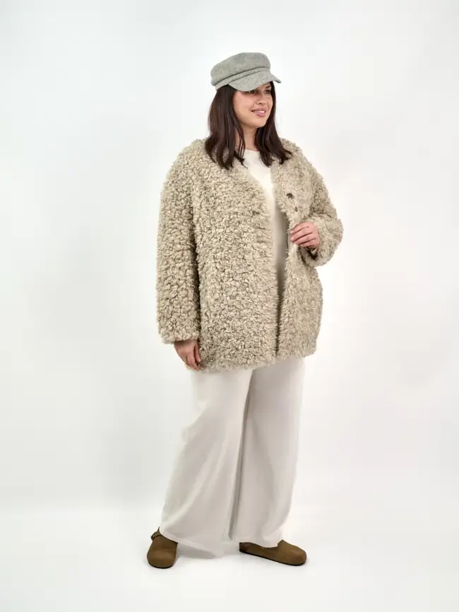 Брюки с защипами 