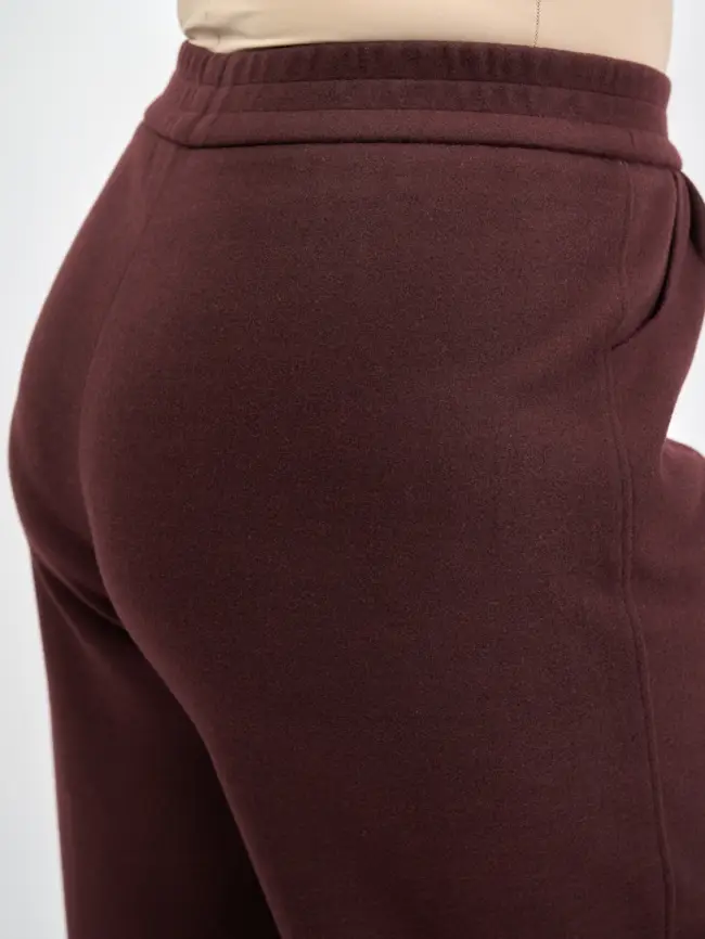 Брюки с защипами 