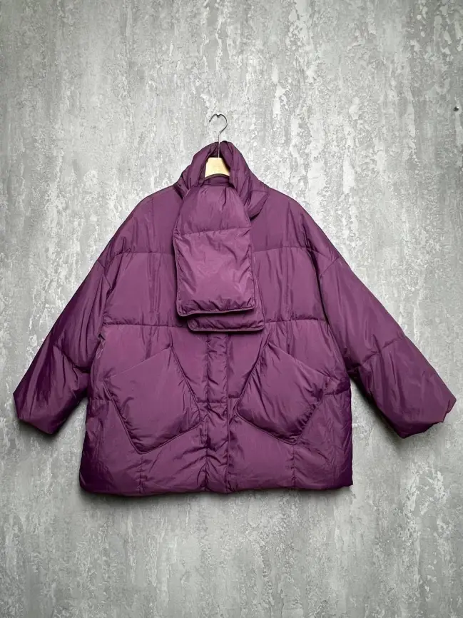 Пуховик женский с шарфом 8358 Размер 50-58 (виноград) Уценка фото 1