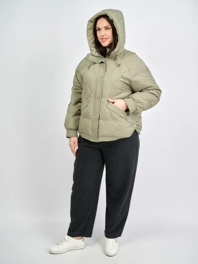 Брюки с защипами 