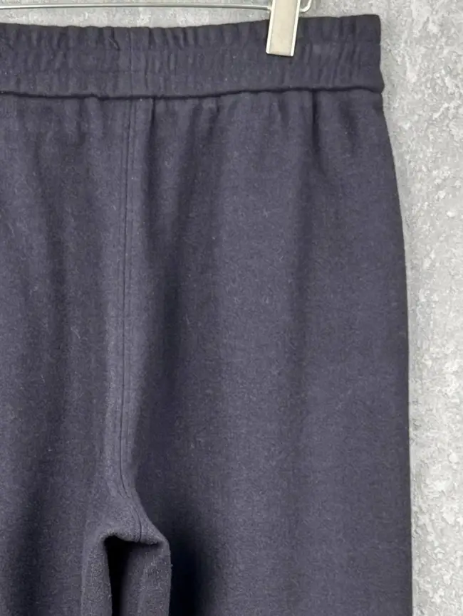 Брюки с защипами 