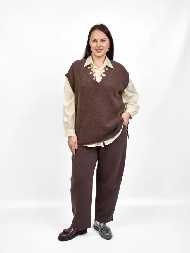 Брюки с защипами 