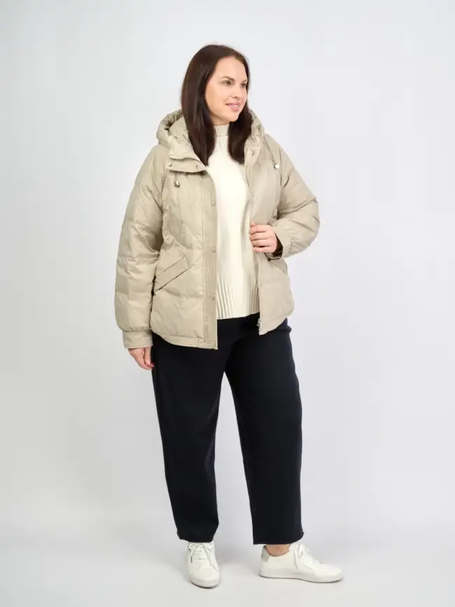 Брюки с защипами 