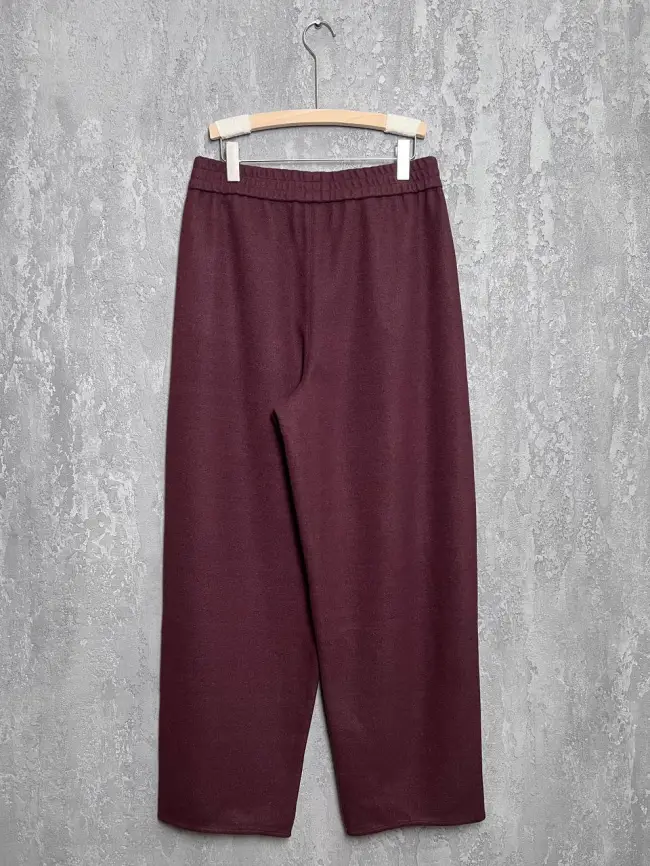 Брюки с защипами 